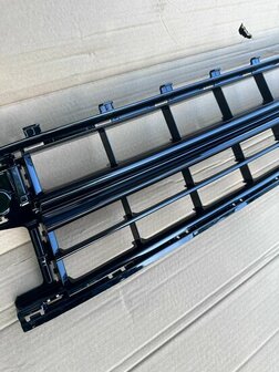 Geschikt voor Polo 2G R line midden grill hooglans zwart