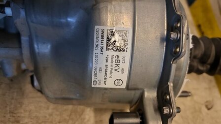 Golf 8 1.5 tsi Rembekrachtiger 5WB614105AT