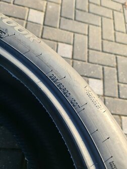 2x Hankook zomer banden Nieuw dot 2024 235/50/20 100T