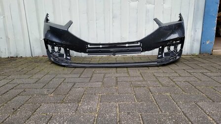 Leon 21+ Voorbumper 5FA807221