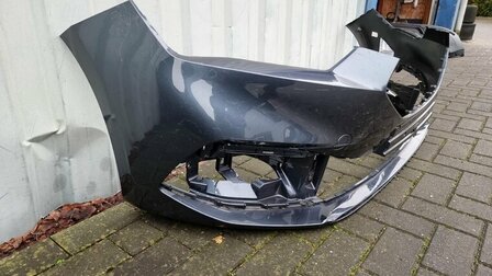 Leon 21+ Voorbumper 5FA807221