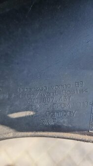 A4 8W Voorbumper 4xPDC 8W0807437