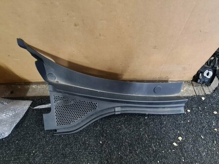 Tiguan Paravan rechts 5NB819404