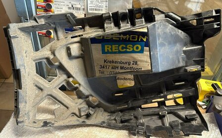 Golf 8 bumper houder rechts 5H0807724D