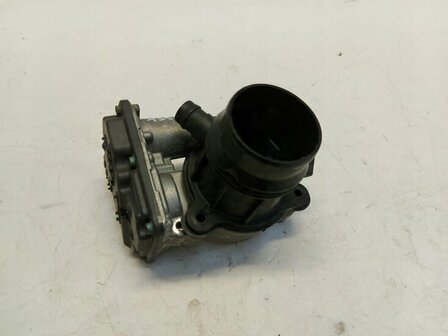 X1 (F48) F40 Gasklephuis 7619008