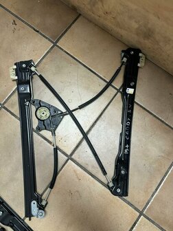 Caddy 15+ Ruitmechaniek bediening rechts Voor Gebruikt 