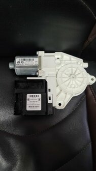 Caddy 4 Ruitbedieningsmotor raammotor rechts 2K5959702