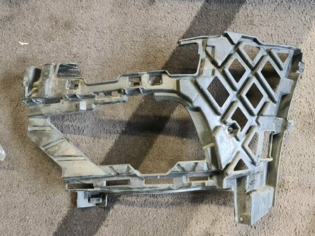 Tiguan bumper houder Links