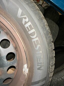 2x Polo 2G ibiza 6F winterbanden vredestein 185 65 15