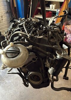 Motorblok Motor CLH 1.6 TDI 