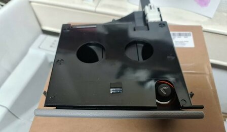 Transporter T5 Asbak met bekerhouder voor 7H1857301