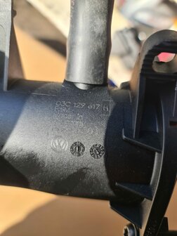 Aanzuigslangen Lucht met artikelnummer 03C129617H 1K0129684T