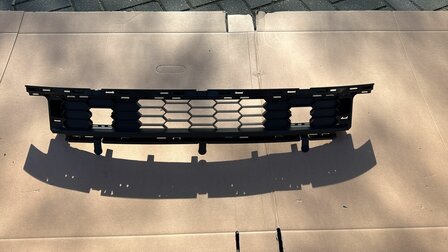 KAROQ Bumper Grill 57A853677