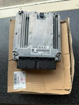 Audi R8 ECU 4S0907552L 