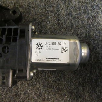 Seat Ibiza Ruitbedieningsmotor raammotor links voor 6R0959801M