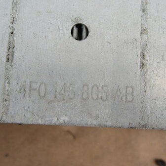 Audi A6 4F 2.7 3.0Tdi laadluchtkoeler links 4F0145805AB