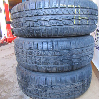 VW Amarok Amazonit  Nokian  Winterbanden 245/70/16 2H0071496