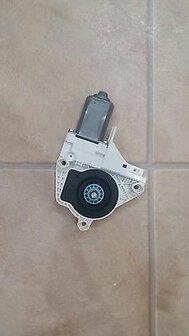 Audi A1 links voor Ruitbediening motor ruit 8K0959801C