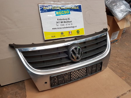 VW Touran 2010 grill Chrome 1T0853651D 1T0853651E L/N