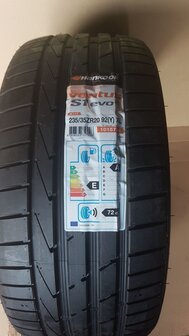 1X HanKook Ventus S1 Evo Band Banden Nieuw 235 35 R20 92Y XL