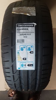 1X Bridgestone Potenza S001 Band Banden Nieuw 225 45 R17 91W