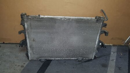  Radiateur Voor VW T5 Transporter 2.5 TDI AXD.AXE.BNZ.BPC 7H0121253G 7H0121253J