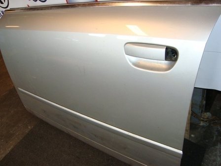 Audi A4 2004 portier deur links voor zilver grijs kaal