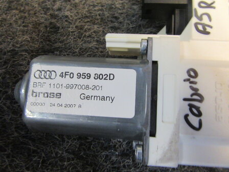 Audi A5 A6 4F Ruiten ruit motor rechts voor 4F0959802D