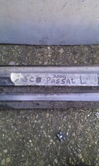 Chasishoek 3C5809835 Passat 3C Sedan links voor dorpel nieuw