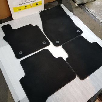 Vw Touran 5TC Origineel matten set Nieuw 