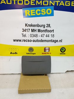 Asbak voor van een Volkswagen Caddy 3 2K0857423A