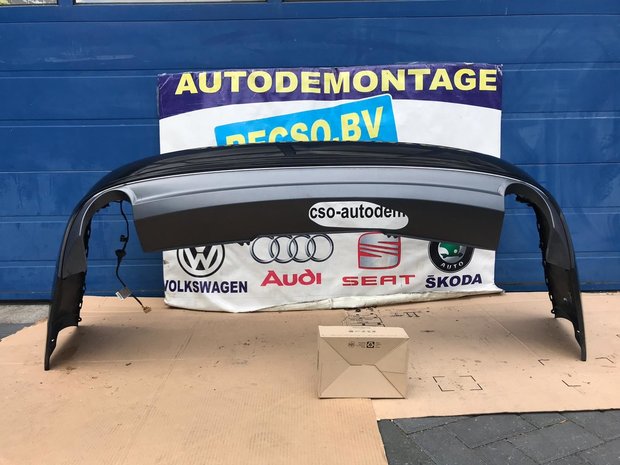 Audi A4 B9 8W Achterbumper Bumper 8W5807511 Kleur LY9B