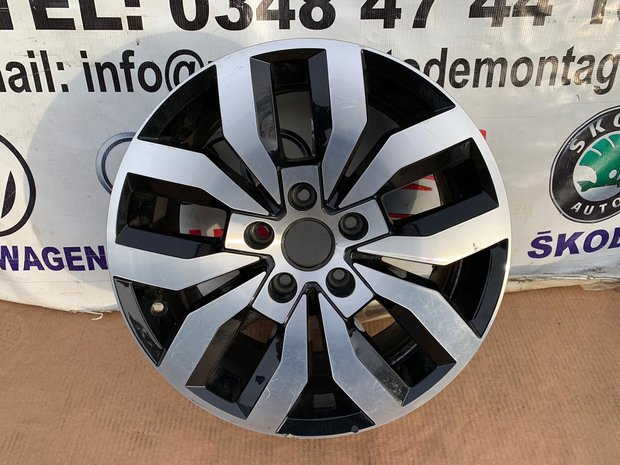 VW Amarok Roca Dura Velg 17 inch 2H0601025T 8x17 ET49