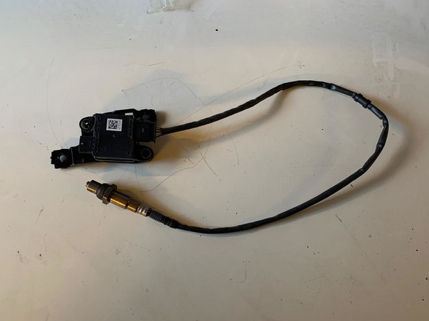 VW Passat Nox Sensor Partikelsensor 04L906261H Abgas 2.0 TDI
