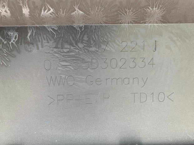 VW Golf 8 Voorbumper bumper Grey 5H0807221J T240