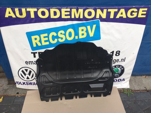 VW polo bodemplaat Geluidsdemping Nieuw 6R0825235