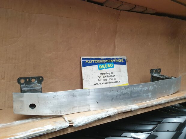 Audi A3 Bumperbalk Voor 8P4807113C