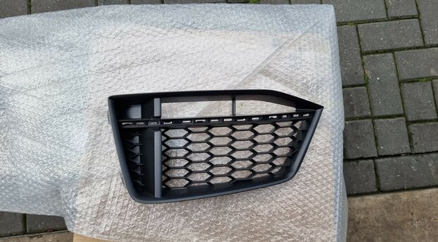 TT 8S FACELIFT GRILL Grille 8S0807681A 2019-2022 