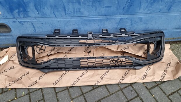 VW UP 16+ Voorbumper luchtgrill onder bumperlijst 1S0853677F 9B9
