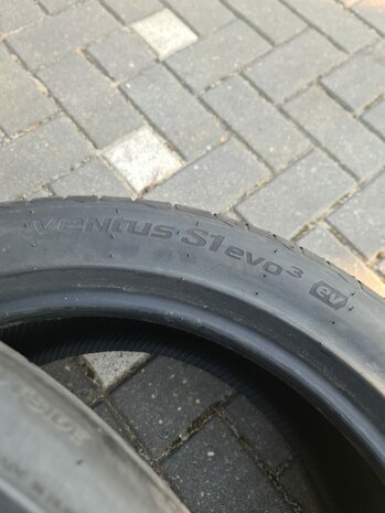 2x Hankook zomer banden Nieuw dot 2024 255/45/20 101T