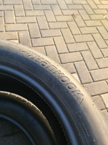 2x Hankook zomer banden Nieuw dot 2024 235/50/20 100T