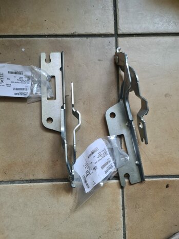 VW Golf 8 Motorkap links rechts Scharnier 5H0823301 5H0823302
