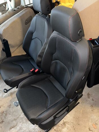 VW Caddy interieur voor stoelen