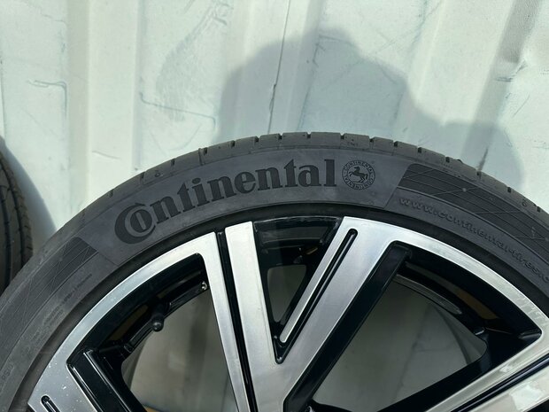 VW Polo R Line 2G Bergamo Look Velgen zomerset Conti Nieuw 215/45/17 91W