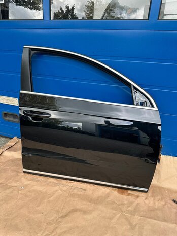 VW Passat B7 Portier Deur Rechts Voor zwart metallic LC9X