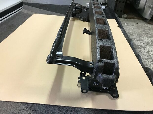 UP Voorbumper balk 12E807111