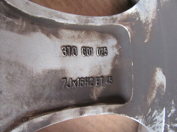 Superb 1x velg 3T0601025 16 Inch 7JX16 H2 ET 45