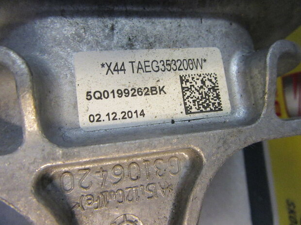 Golf 7 Passat Motorsteun A3 5Q0199262BK 5Q0199262DD