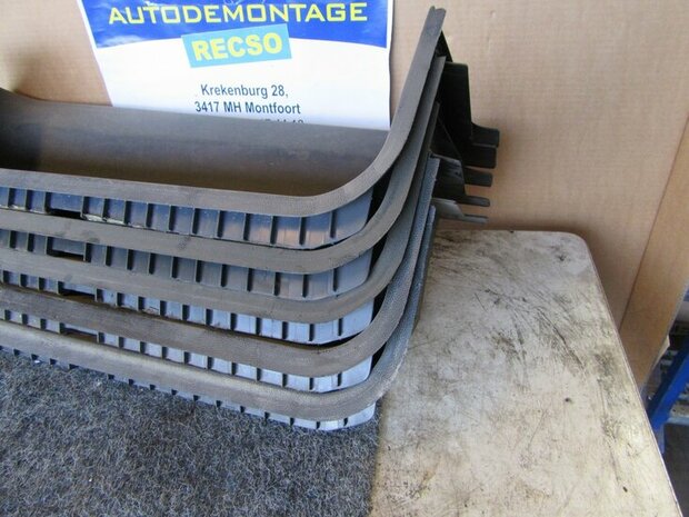 T4 vloer stap links 701863735A 705863735A