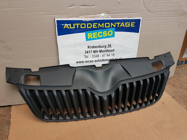 Geschikt voor Fabia 5J Grill